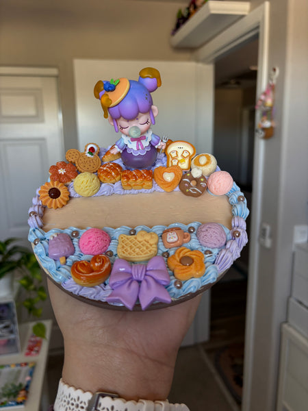 Custom Decoden Phone Stand